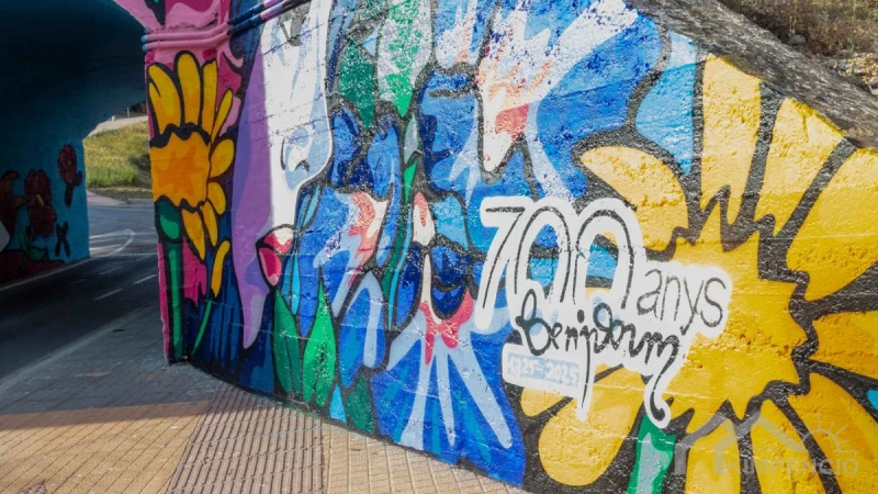 Luces Cruzadas’ van kunstenares Boskka op de Puente de El Murtal