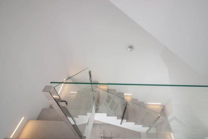 project-528-12323-pic.webp
