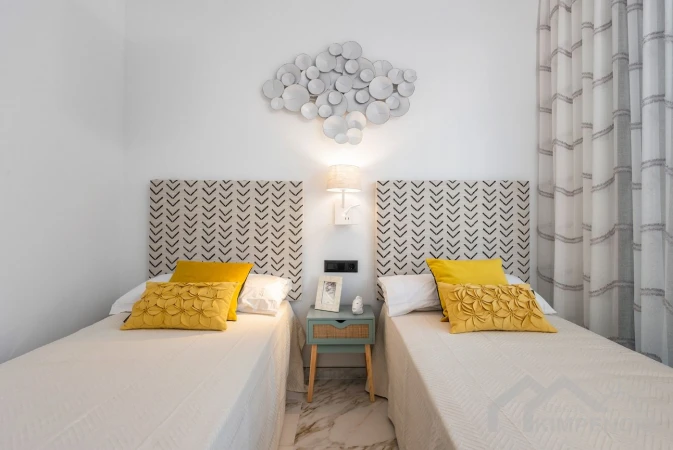 property-1225-25-pic.webp