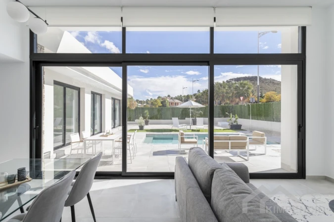 property-1369-3-pic.webp