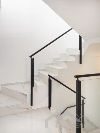 property-1740-109751-pic.webp