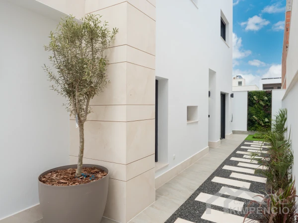 property-1740-109802-pic.webp