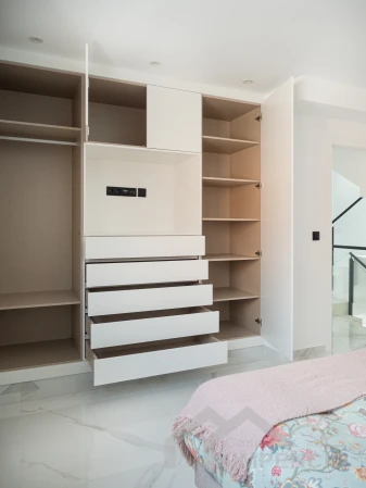 property-1740-109821-pic.webp