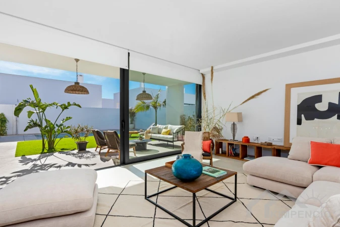 Villa met zeezicht op 300 meter van het strand