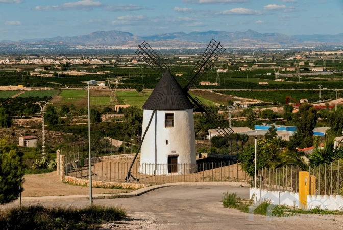 property-2003-8-pic.webp