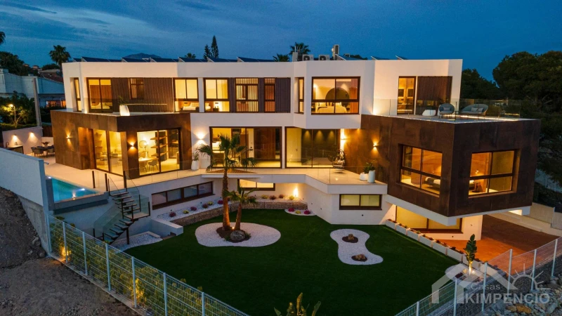 Luxe villa met spa center en binnenzwembad