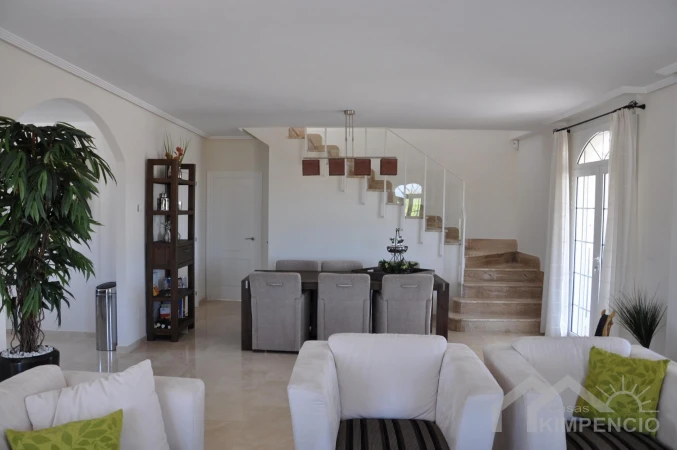 property-2135-5-pic.webp