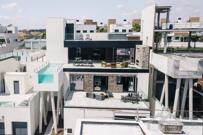 Foto van Exclusieve designvilla in Rojales en infinity pool