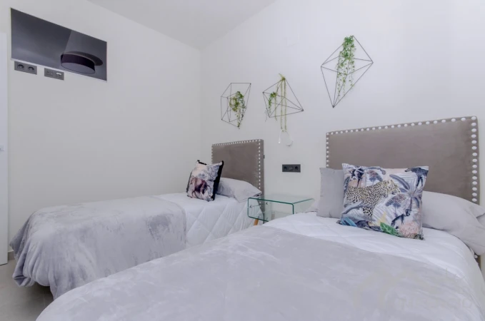 property-2365-20-pic.webp
