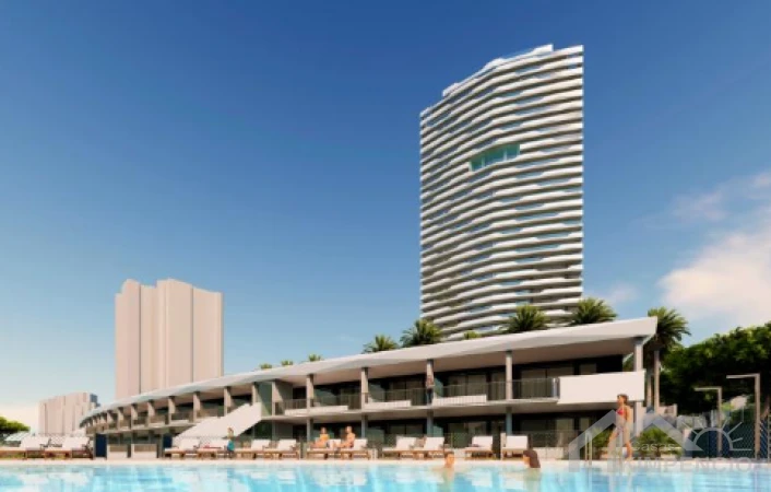 Uniek project, gelegen aan het Poniente-strand