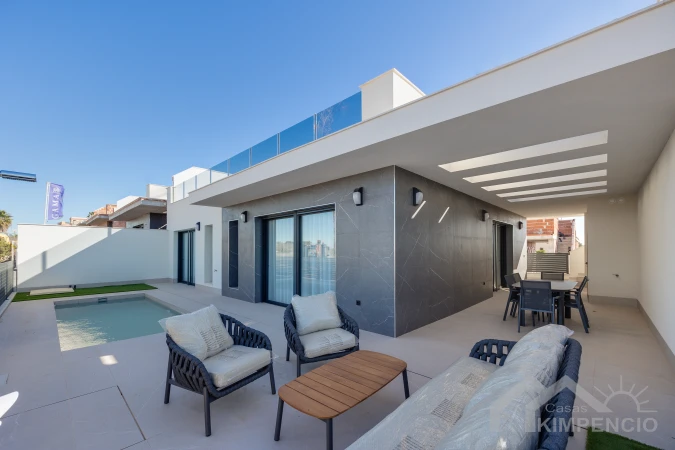 Luxe villa met solarium en kelderverdieping