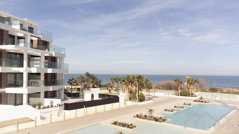 Luxe penthouse op 30m van het strand!