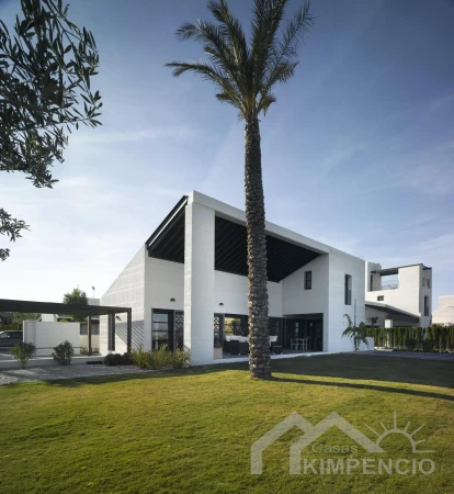 Luxe 4-slaapkamer villa in Peraleja Golf Resort