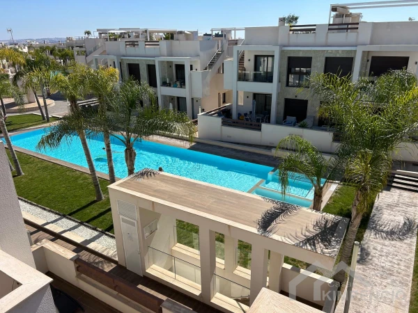 KEY-READY - Penthouse met solarium in Torrevieja