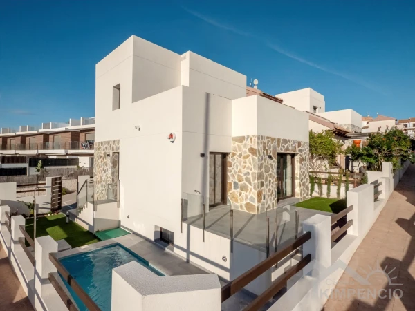 Unieke villa opnieuw beschikbaar in Orihuela!