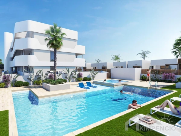 Moderne woningen met uitzicht op golfbaan en zee
