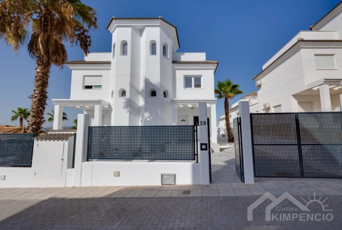 Vrijstaande villa met 2 slpk in San Fulgencio