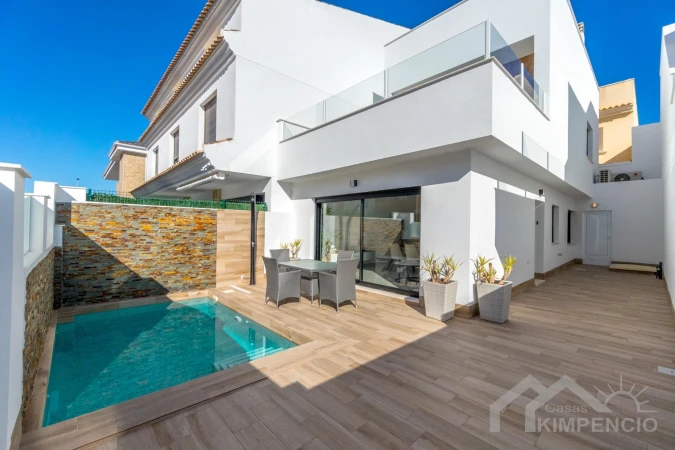 Villa met garage en privézwembad