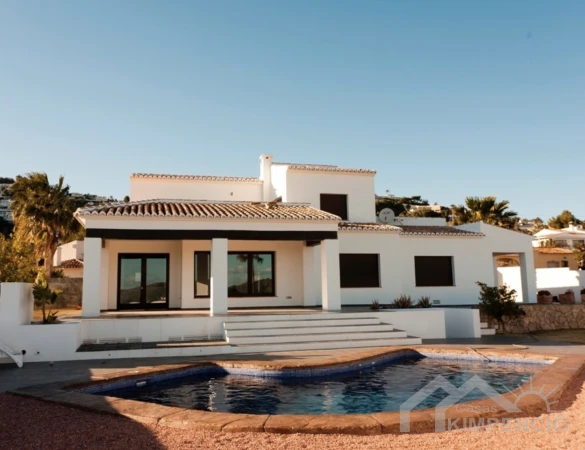 Exclusieve villa met panoramisch zeezicht