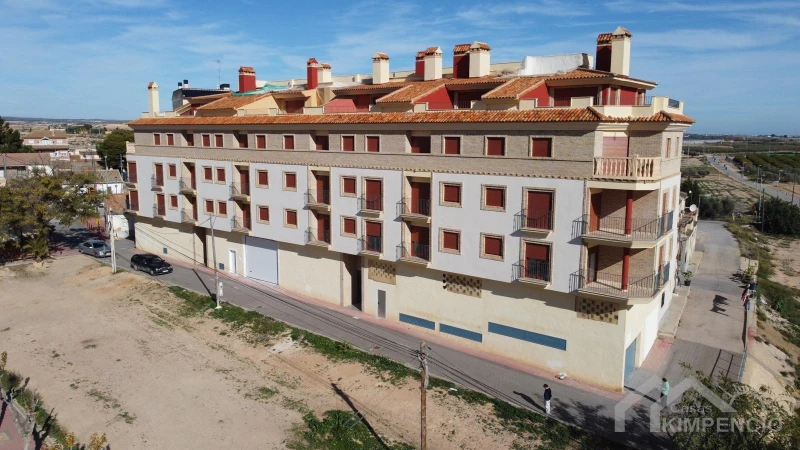 Instapklaar 2-slpk appartement in hartje Avileses