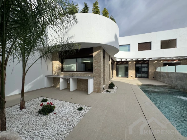Investeren in villa Almoradi 4 slpk met extra’s