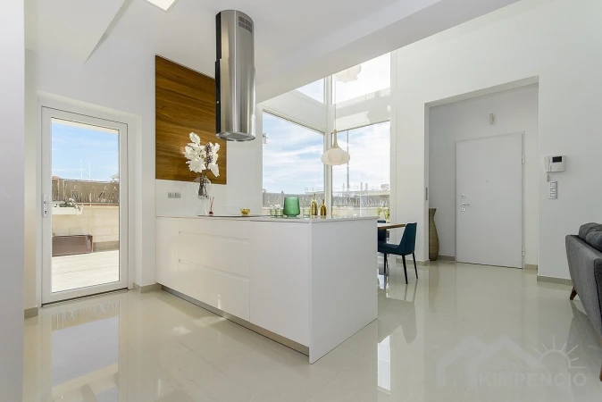 Foto 3 van Instapklare villa met 5 slpk in Los Montesinos