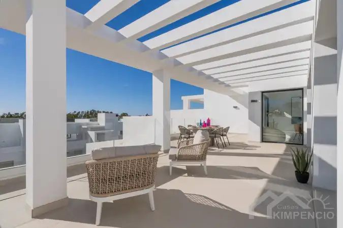 Foto 4 van Penthouse met 170 m² buitenruimte in Estepona