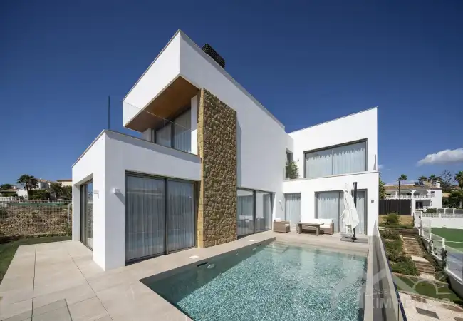 Foto van Luxe villa met privézwembad op 200m van de zee