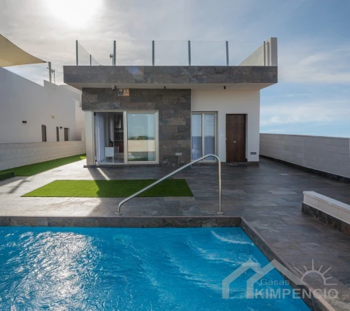 Luxe villa in la Zenia prive zwembad & dakterras